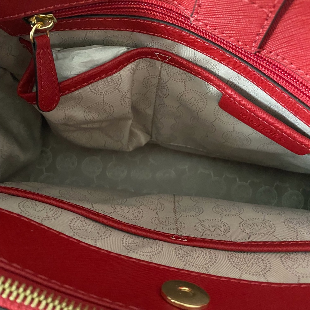 Michael Kors Satchel With matching wallet - Picture 4 of 9